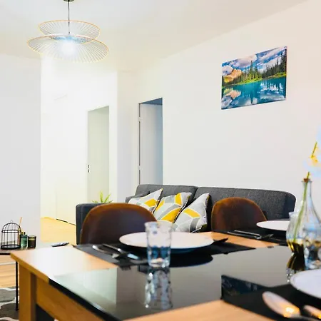 Bella Luna III - Elégant appartement centre ville - Parking gratuit - Wifi ultra rapide-Appareil Massage-Netflix-Jeu société Troyes Extérieur photo